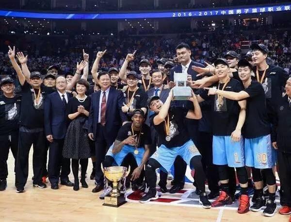 新疆，致敬领导与同胞的盛会